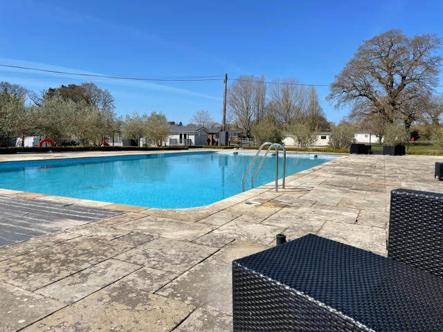 Holiday Park in Norfolk - Alder Country Park pool side